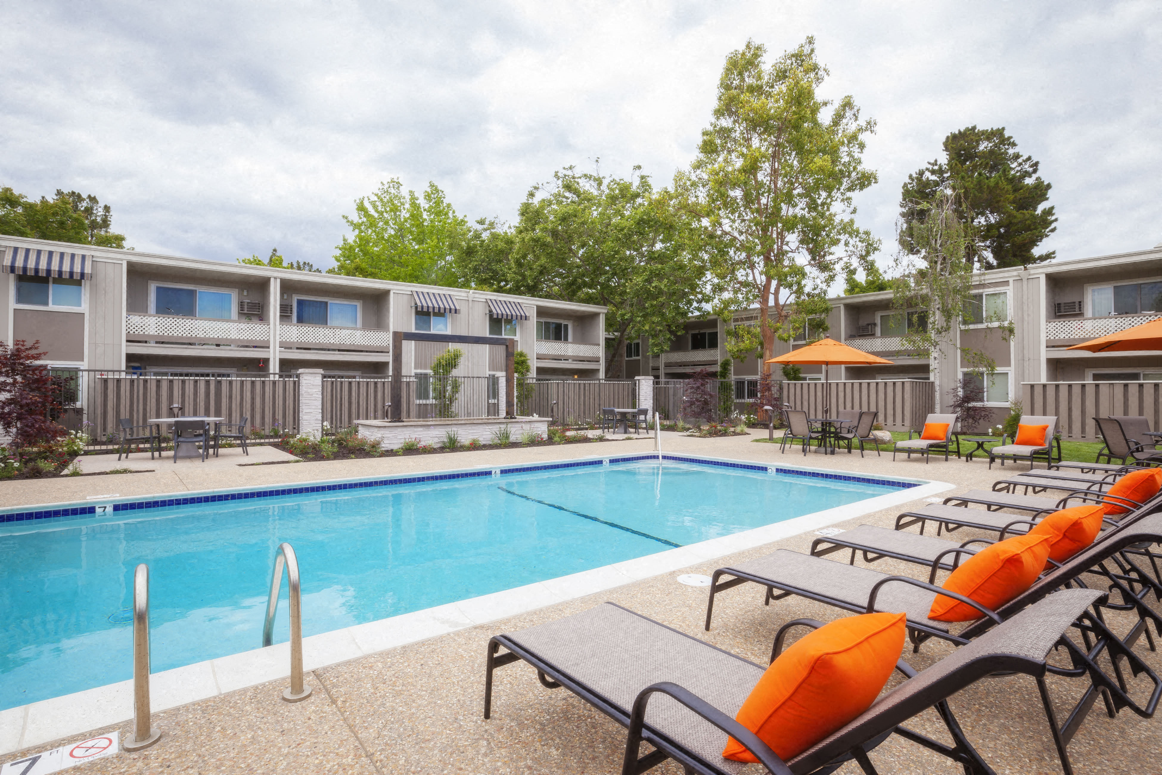 Halford Gardens Apartments photo 3
